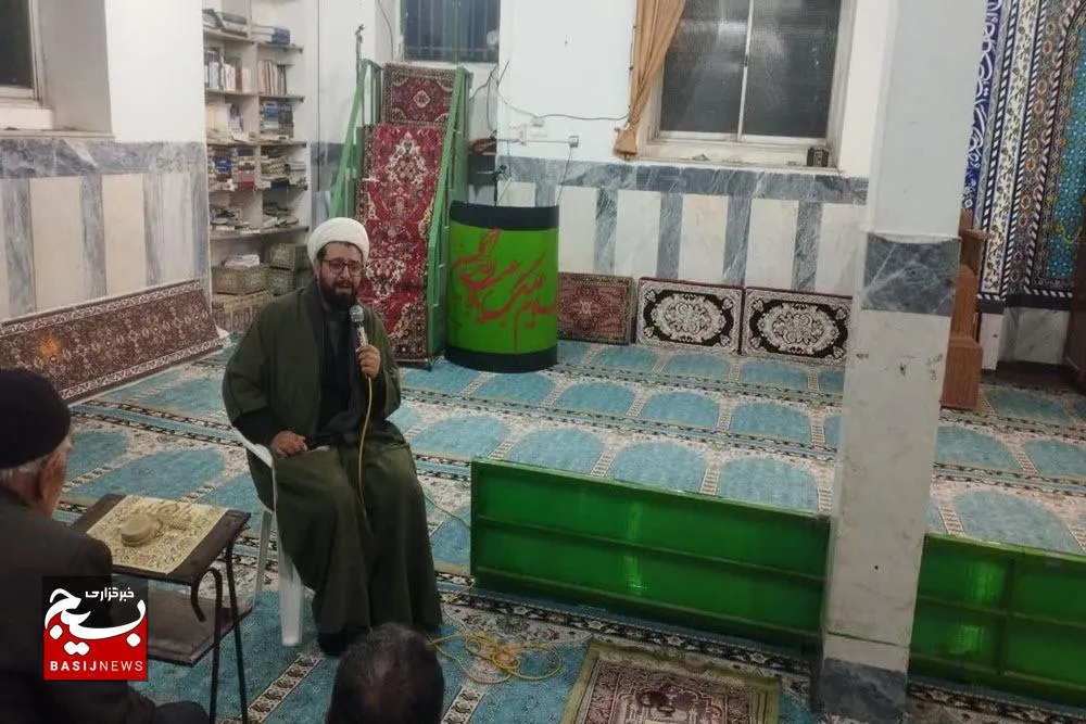 دشمن‌شناسی و اتحاد کلید گذر از مشکلات است