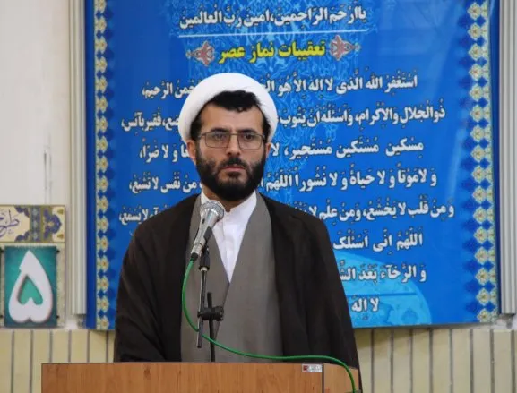 همه باید با روحیه انقلابی و جهادی در راستای تحقق شعار سال گام برداریم
