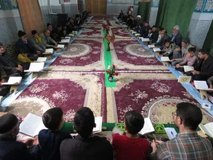 در ماه مبارک رمضان ، برنامه های جزء خوانی قرآن کریم، در مساجد شهرستان برگزار می شود