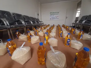 توزیع ۳۰ بسته معیشتی در قالب طرح &laquo;قرار دوازدهم&raquo; در بستان&zwnj;آباد