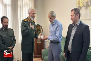 تجلیل از صبر و استقامت آزادگان سرافراز بهاری+تصاویر