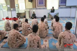 برگزاری جلسه اخوت فرمانده ناحیه مقاومت بسیج سپاه کنارک با کارکنان وظیفه