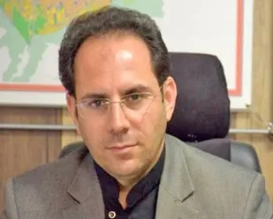 پلمب ۱۳ واحد تجاری بدون اخذ مجوز در معبر عمومی بازار سرگذر همدان