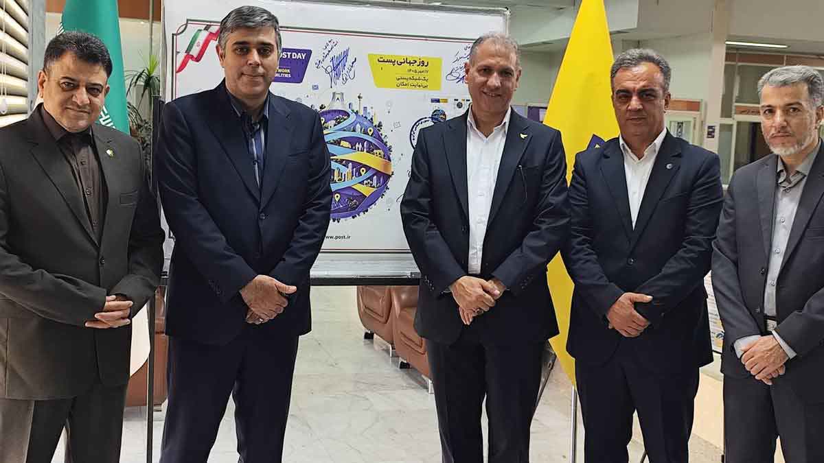 هم‌افزایی مدیران ارتباطی سمنان در روز جهانی پست؛ تأکید بر توسعه خدمات هوشمند و ارتقای کیفیت ارتباطات