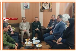 فرمانده سپاه ناحیه و مسئول بسیج دانش آموزی گرمسار با سرپرست جدید آموزش و پرورش دیدار کردند