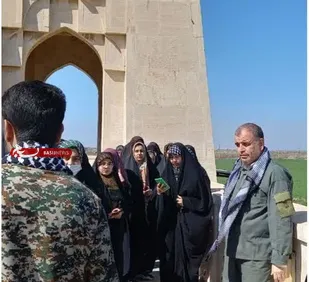 &laquo;دهلاویه&raquo; یادمان دلیرمرد چریک/ دانش&zwnj;آموزان دختر پیشوایی با حضور در يادمان دهلاويه با آرمان&zwnj;های شهدا تجديد ميثاق کردند