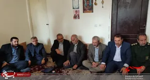 معاون پارلمانی رئیس جمهور با خانواده شهدای مدافع امنیت دیدار کرد