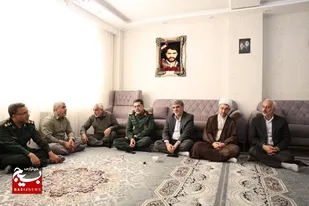 دیدار فرمانده سپاه استان همدان با خانواده شهید &laquo;حضرتی&raquo; در پنجشنبه&zwnj;های شهدایی