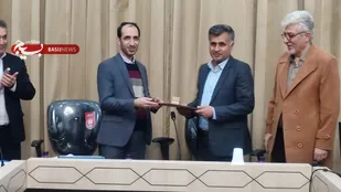 تجلیل وزیر از معاون آموزش متوسطه آموزش و پرورش کهگیلویه وبویراحمد