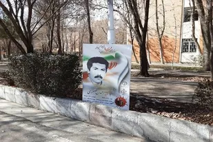 محوطه دانشگاه تبریز مزین به تصاویر ۲۲ شهید بمباران دانشکده فنی