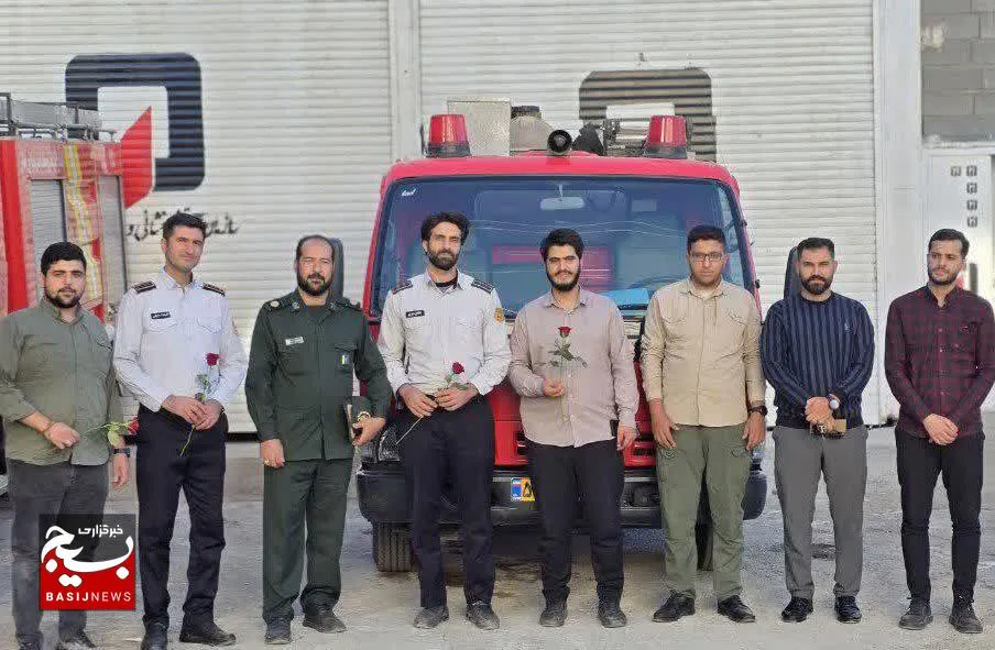 تجلیل بسیجیان همدانی از آتش‌نشانان