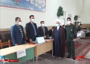میز خدمت در مصلای نمازجمعه وردنجان