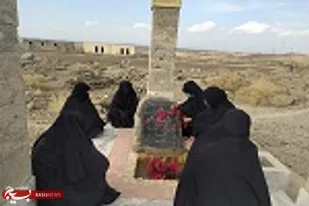 مزار شهید مزارزهی در گورناگ سرباز غبار روبی و عطر افشانی شد