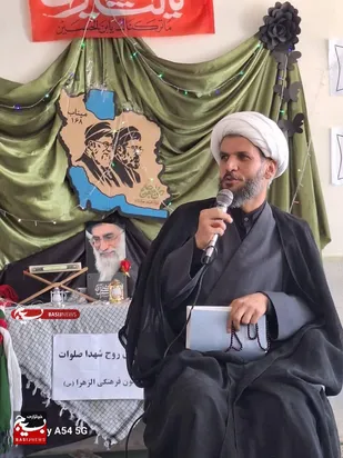 امام جمعه باغملک در نماز وحدت ادارات؛ حفظ قرآن با ولایت، انسان را به سمت قله&zwnj;های نور هدایت می&zwnj;کند