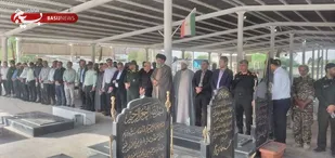 غبارروبی  وعطر افشانی مزارشهدا در آغاجاری بمناسبت هفته دفاع مقدس