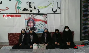 تجلیل از دختران باحجاب شرکت کننده در روضه امام حسین(ع) در خمینی شهر