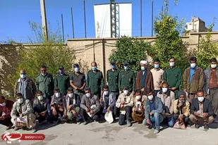 دلجویی از کارگران بی کار شده با تقدیم عکس سردار دل&zwnj;ها وپرداخت تعداد ۲۰ کارت هدیه