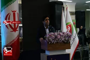 فردوسی به تنهایی یک فرهنگستان است