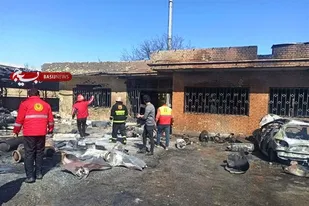 مجروح شدن ۳ نفر در انفجار واحد بزرگ شارژ گاز مایع در همدان/ ۵ خودرو طعمه حریق شد