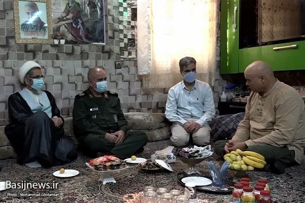 دیدار سردار رزمجو با سه خانواده شهید و جانباز عملیات آزادسازی خرمشهر
