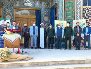 مراسم غبار رویی از مقبره شهدای دانش اموز دفن شده در امامزاده ابولعباس خوراسگان