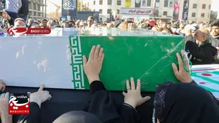 تشییع پیکر شهدای اغتشاشات مشهد در روز دوشنبه