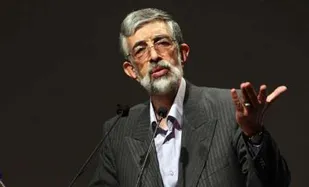 لزوم تبیین عامل اصلی وجود مشکلات در کشور برای نسل جدید/ دشمن به دنبال مأیوس کردن مردم از انقلاب