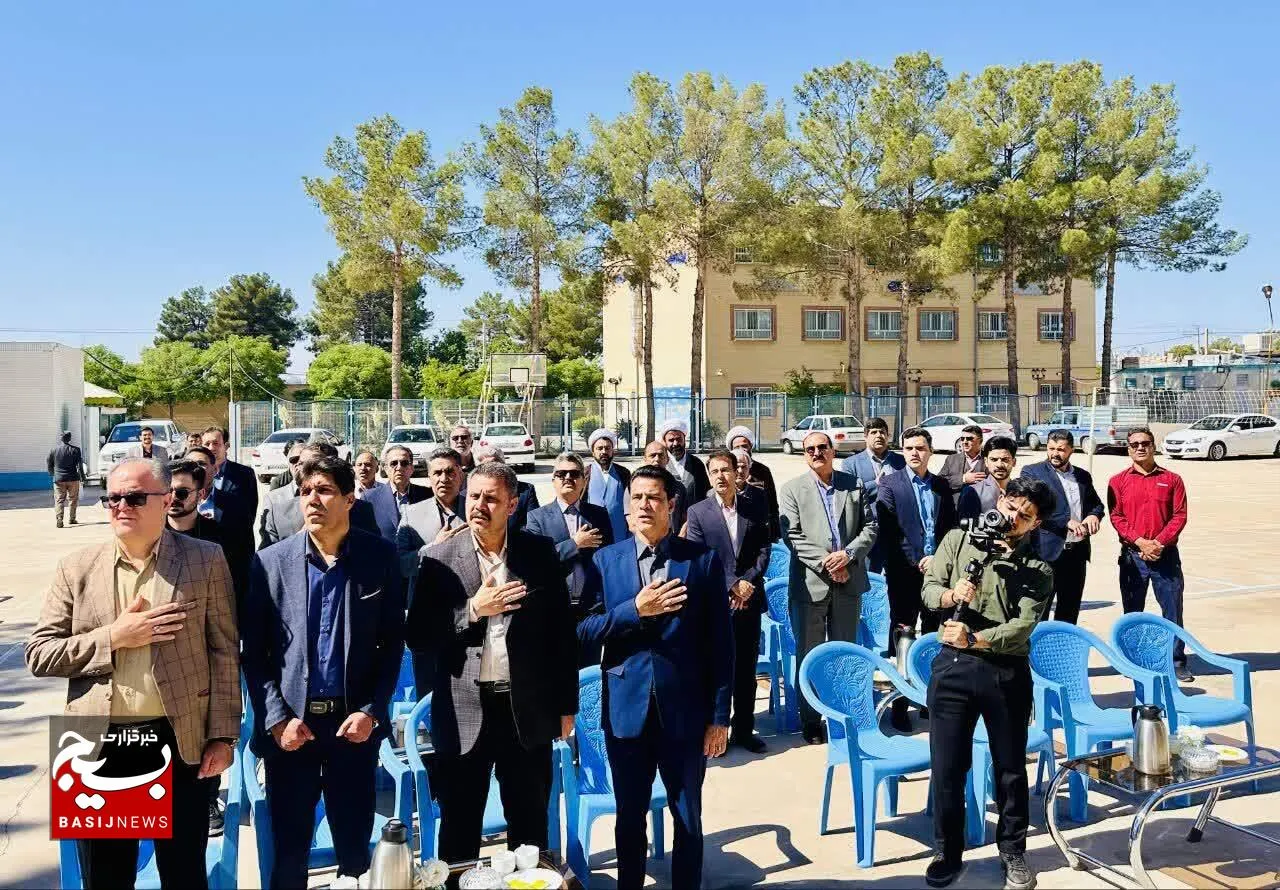 آیین زنگ «سپاس معلم» در مدارس شهرستان کاشمر برگزار شد
