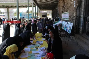 برپایی نمایشگاه هنری شهدای روحانی در شاهرود به روایت تصویر