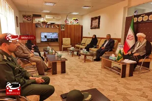 دیدار جمعی از هنرمندان بسیجی با امام جمعه ملایر