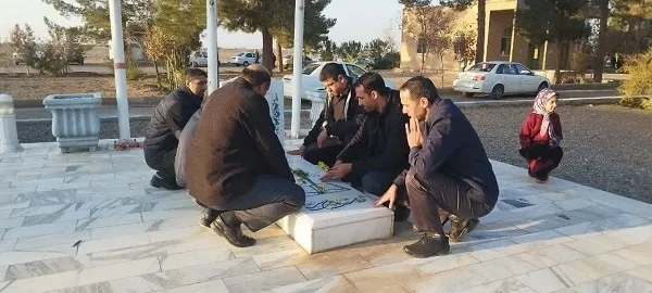 غباروبی وعطر افشانی مزار شهید فخری زاده
