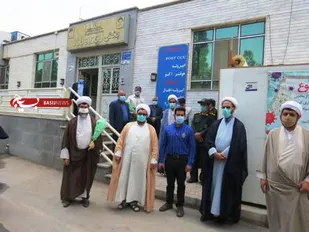 اجرای رزمایش همدلی طلاب و روحانیون نایین از کادر درمان و بیماران کرونایی در نایین