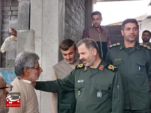 سرکشی فرمانده سپاه کربلا از روند ساخت خانه محروم روستایی در محمودآباد