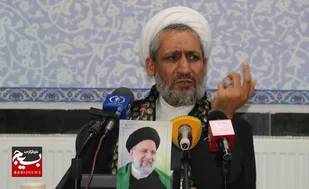 &nbsp;با هفته وحدت شعاری برخورد نکنیم