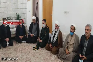 دیدار جمعی از مسئولین نهاوند با خانواده شهید &laquo;احمد شوهانی&raquo;