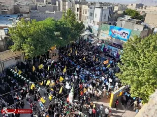 اجرای سرود سلام فرمانده در میدان دوم گلشهر