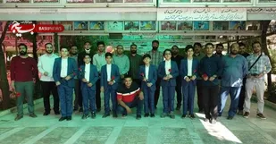 اجرای گروه سرود بسیج هنرمندان در گلزار شهدای قم