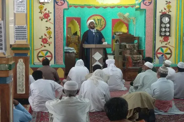 حماسه هشت سال دفاع مقدس نبردحق علیه باطل بود
