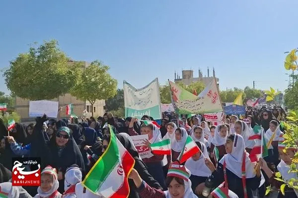 راهپیمایی ۱۳ آبان در جم با حضور گسترده دانش‌آموزان برگزار شد