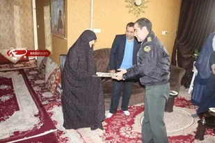 دیدار فرمانده انتظامی اشتهارد با خانواده های معظم شهدا