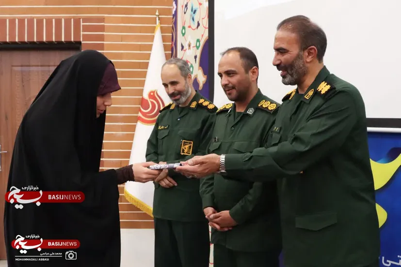 دوره یاوران ولایت بسیج دانش‌آموزی خواهران در شازند برگزار شد