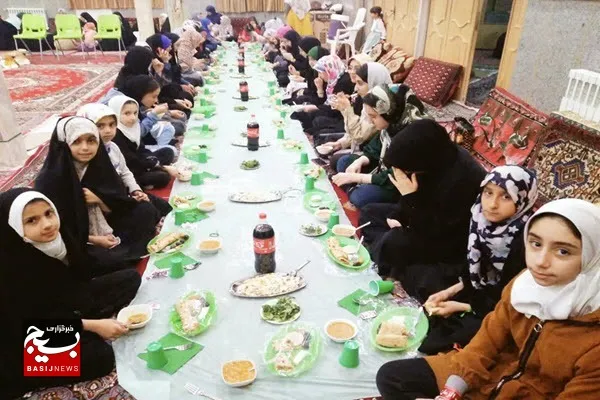 برگزاری ضیافت افطاری ویژه ۱۵۰ نفر از روزه اولی‌های در شهر بهار