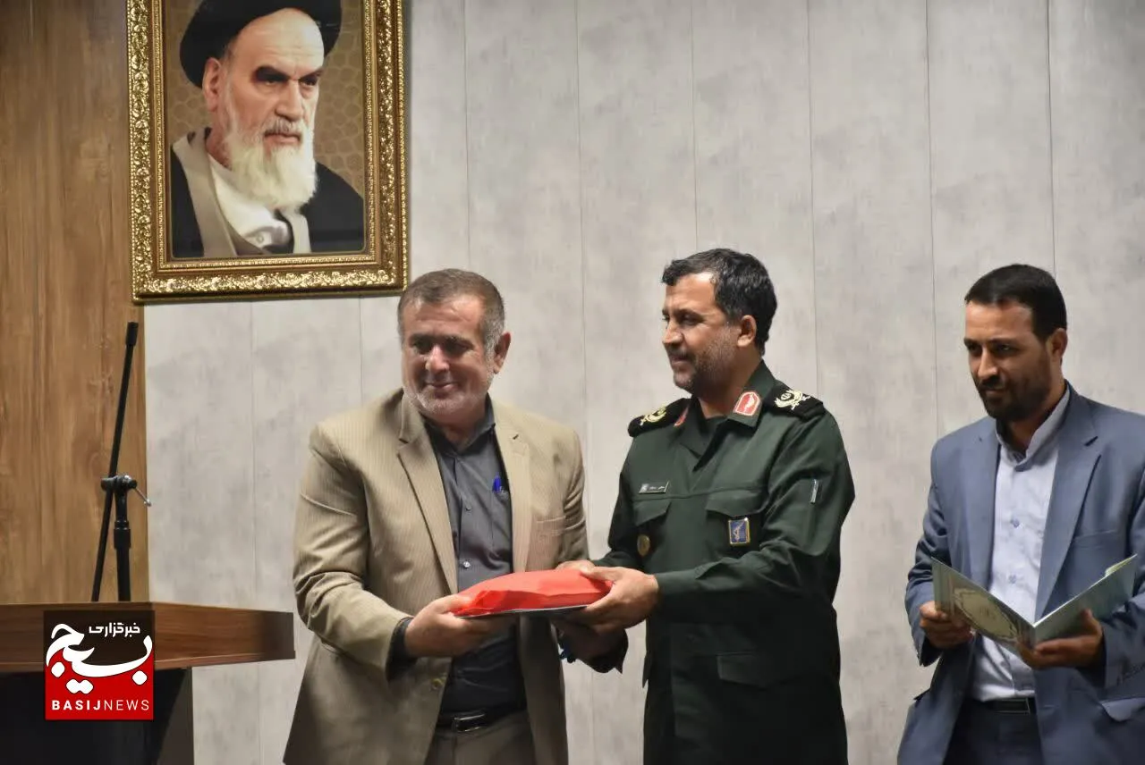 تجلیل از برترین مسئولان درس آمادگی دفاعی