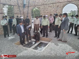 غبارروبی گلزار شهدای شهرستان فاریاب به مناسبت سالروز آزادسازی خرمشهر باحضور پایوران ناحیه مقاومت بسیج و مسئولین ادارات شهرستان