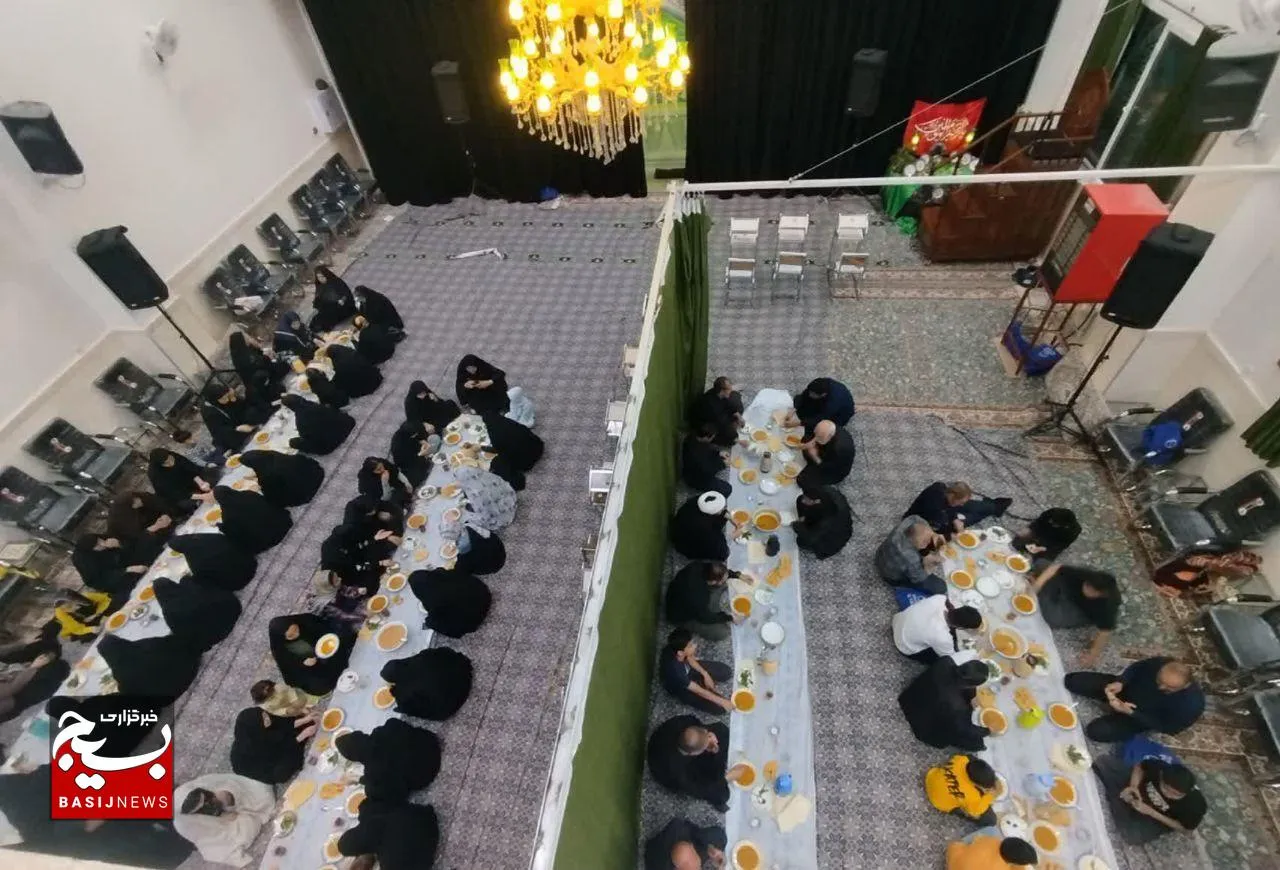 ماه مبارک رمضان در مسجد جواد الائمه (ع)؛ سفره‌های افطاری ساده با طعمی از محبت و همدلی