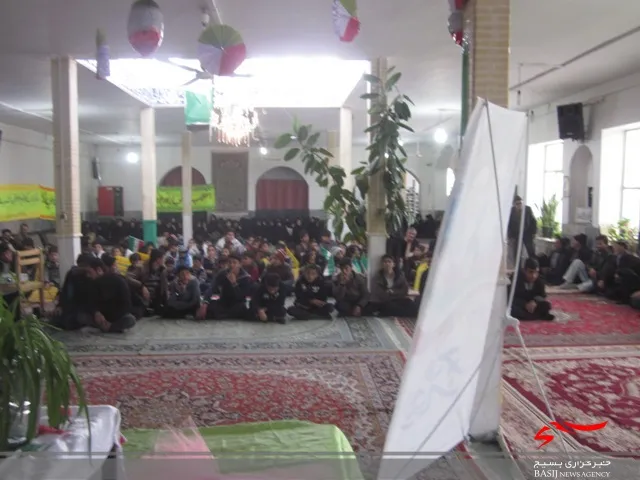 دهه فجر بزرگترين ايام الله انقلاب اسلامي است