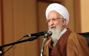 آیت&zwnj;الله جوادی آملی: رزمندگان در دفاع از کشور لحظه&zwnj;ای غفلت نکنند