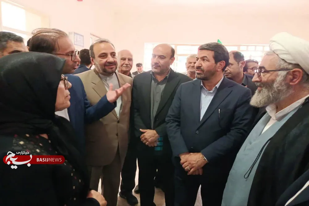 گرهگشایی از پروژههای معطلمانده نهاوند در سفر استاندار گرهگشایی از پروژههای معطلمانده نهاوند در سفر استاندار