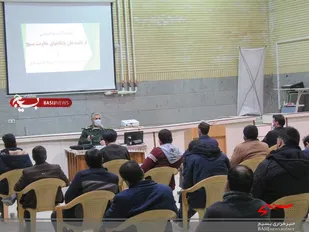 نشست فرمانده سپاه خمینی شهر با فرماندهان پایگاه های مقاومت بسیج