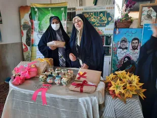 بانوان همنام حضرت فاطمه(س) پایگاه بسیج زینب کبری(س) سمنان تجلیل شدند